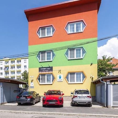 Cozy Apartment Near Hockey & Football Arena Bratislava Exterior foto
