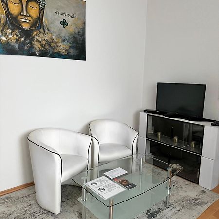 Cozy Apartment Near Hockey & Football Arena Bratislava Exterior foto