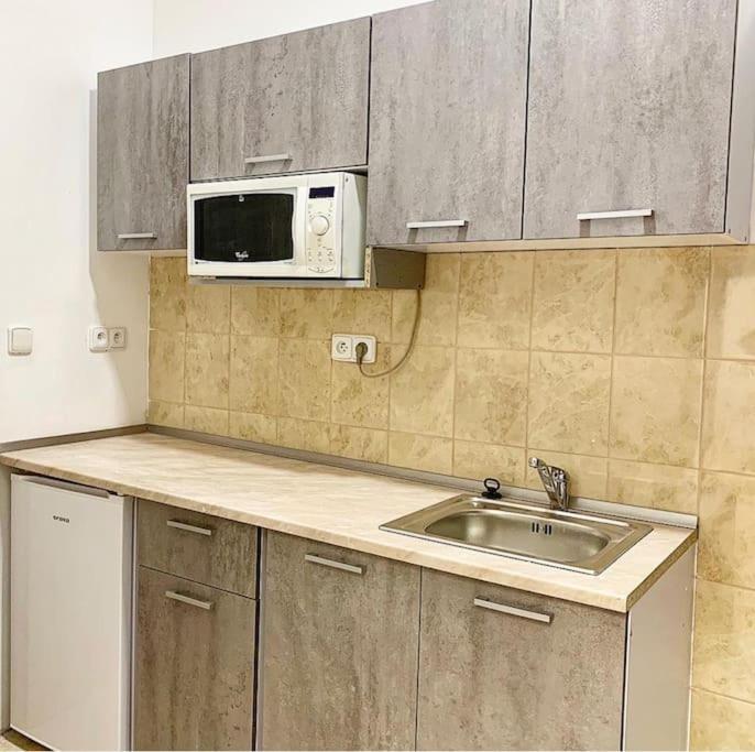 Cozy Apartment Near Hockey & Football Arena Bratislava Exterior foto