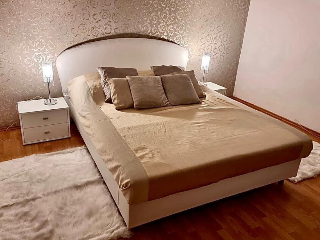 Cozy Apartment Near Hockey & Football Arena Bratislava Exterior foto